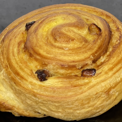 Raisin Danish (bánh ngàn lớp nhân nho khô)
