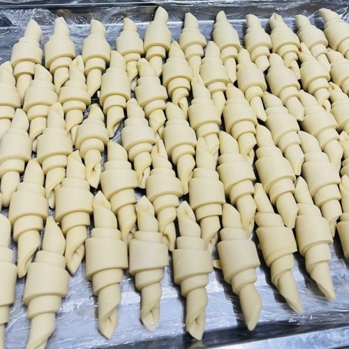 bánh croissant đông size 30g( pack 50pcs)