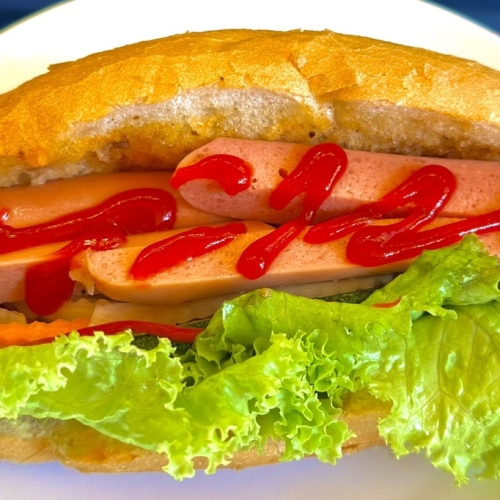 Vn bread sausage (Bánh mì xúc xích)